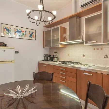 Homes In Genoa - Vele D'amare