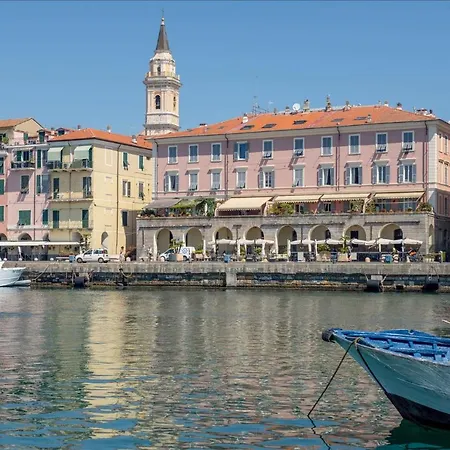 Homes In Genoa - Vele D'amare Apartment