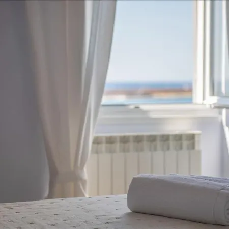 Homes In Genoa - Vele D'amare Apartment